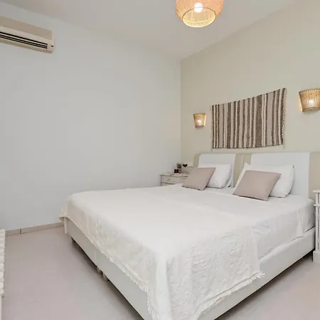 מלון Naxos Blue Sky Naxos City