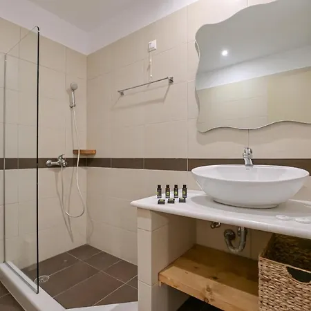 מלון Naxos Blue Sky 2*