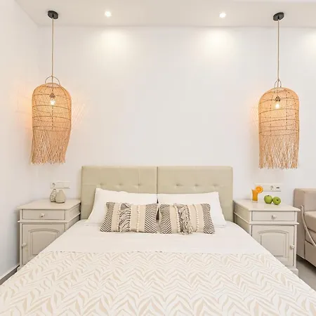 מלון Naxos Blue Sky Naxos City