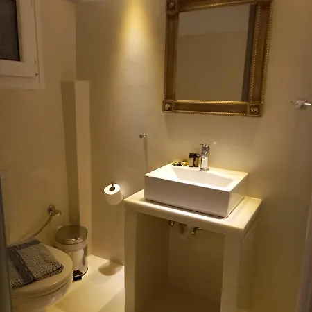 Naxos Blue Sky מלון 2*